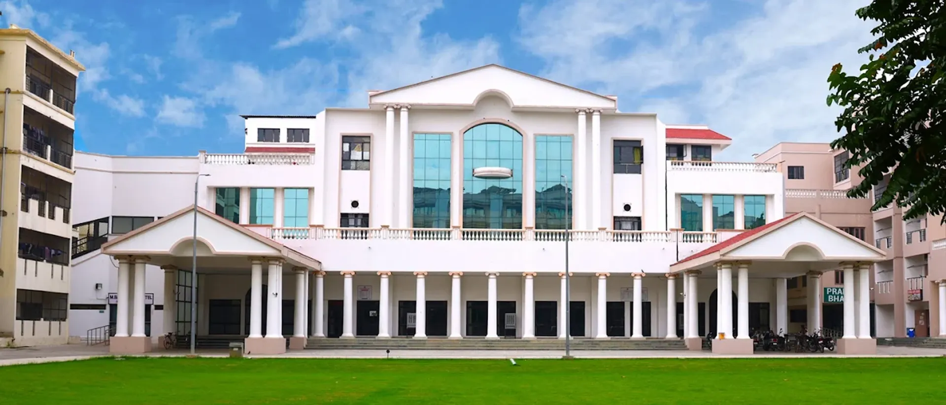 Teerthanker Mahaveer Medical College & Research Centre 